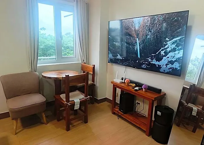 Hotel Happy B - 300mbps - 65"tv Netflix, - Washer 3*